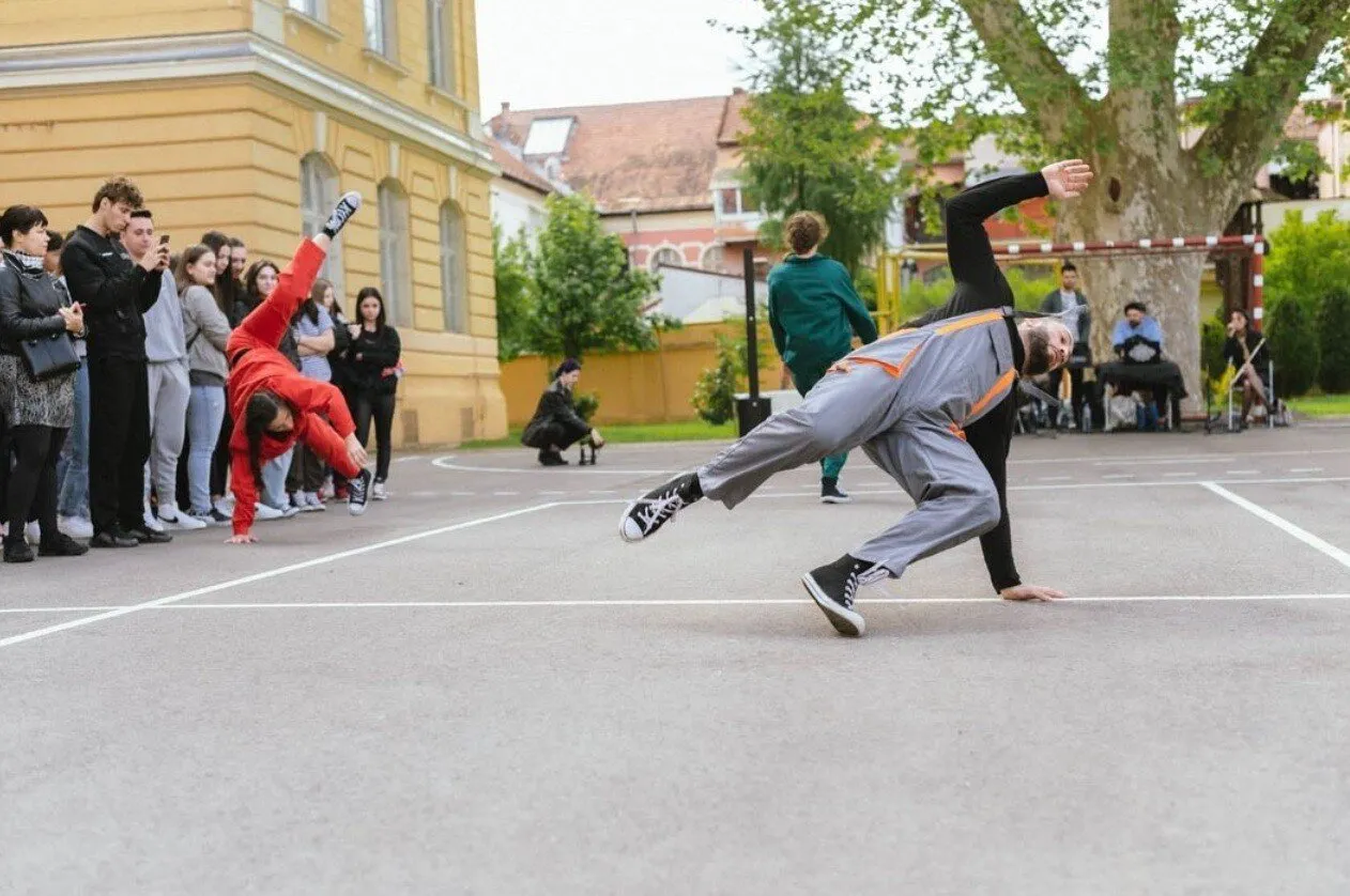 Dans Nomad — Mobile Dance Platform