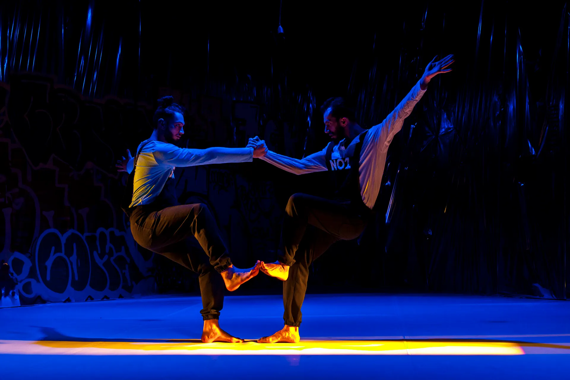 Scuze Noi — Lighting — photo 1 / 2